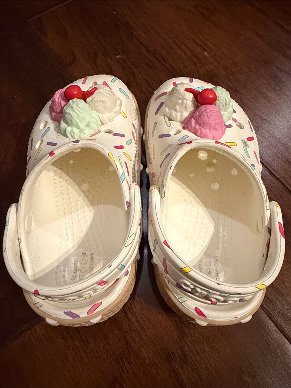 CROCS Kids Cream Clogs with Pastel Sprinkle Print and Ice Cream Charms - Picture 4 of 6